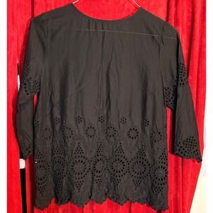 Tommy Bahama Eyelet Blouse Womens Small Black Good Embroidered Scalloped Hem